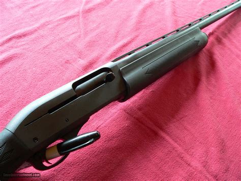Double bead sight. . 12 gauge automatic shotgun remington